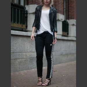 Adidas Low Rise Black Jogger/ Track Pant Size Small